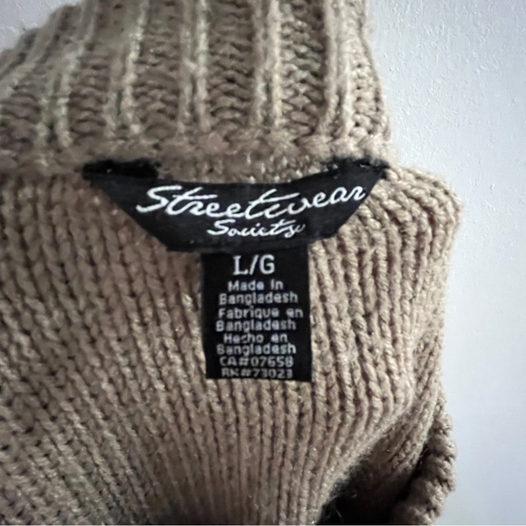 【🤑🛍️ANY 3 for $30 FIRM】 Streetwear society sweater for women, size L - Picture 5 of 6